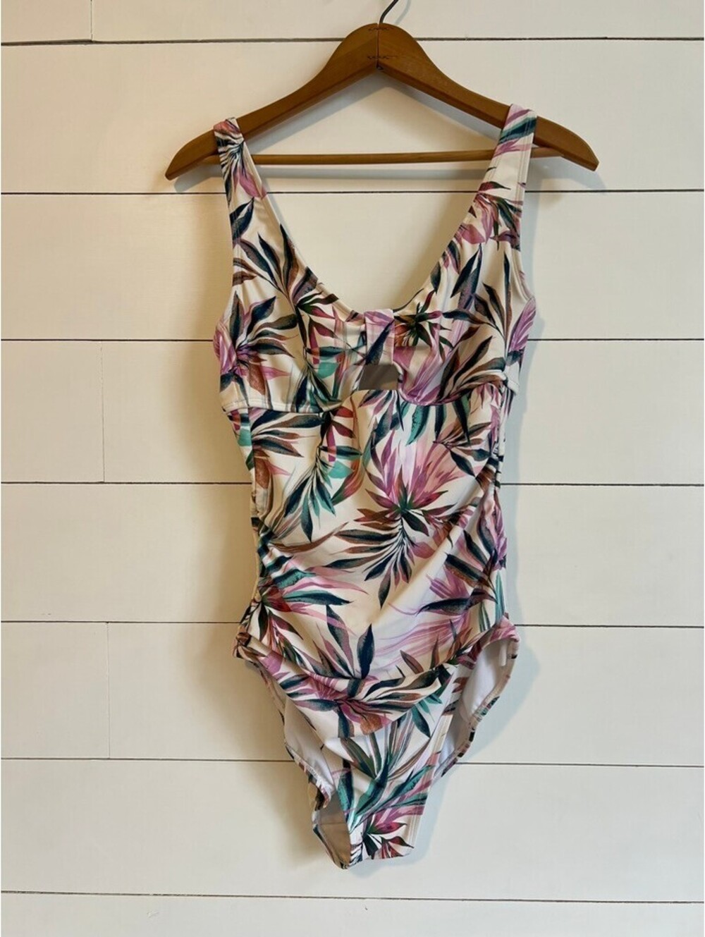 Shade and Shore Floral Print One Piece Swimsuit with Cutout Detail Women's M